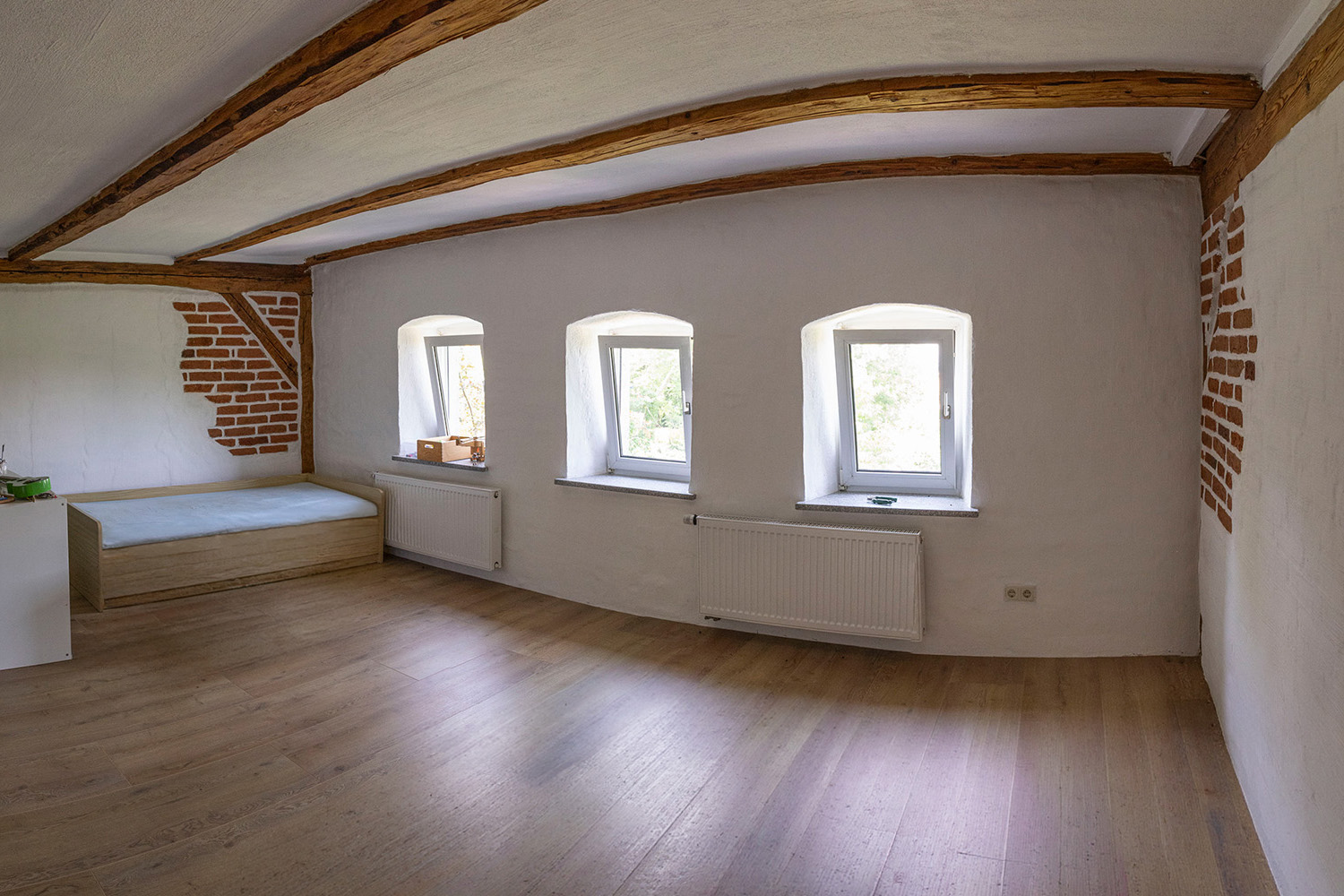 Schlafzimmer 1